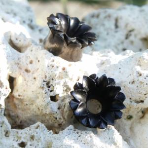 Black Ebony Wood Sunflower Tunnel